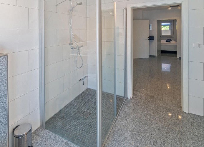 Adlon - Bad/WC 2