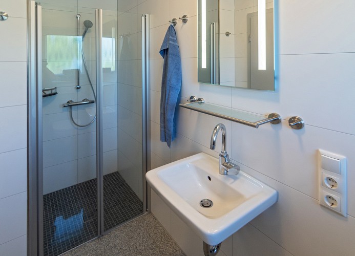 Atika - Bad/WC 1 (UG)